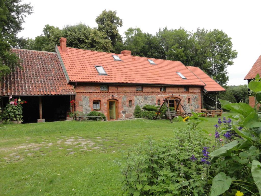 Zagroda Cztery Wiatry Sadry Exterior photo